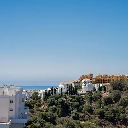 Seaview 2br Penthouse With Terrace & Pool Access Lejlighed Estepona