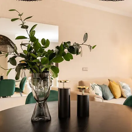 Seaview 2br Penthouse With Terrace & Pool Access Lejlighed